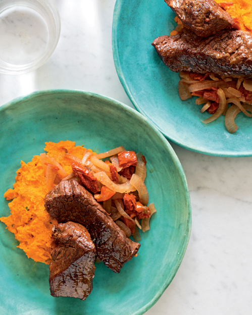 SUN-DRIED-TOMATO-AND-FENNEL-BRAISED SHORT RIBS