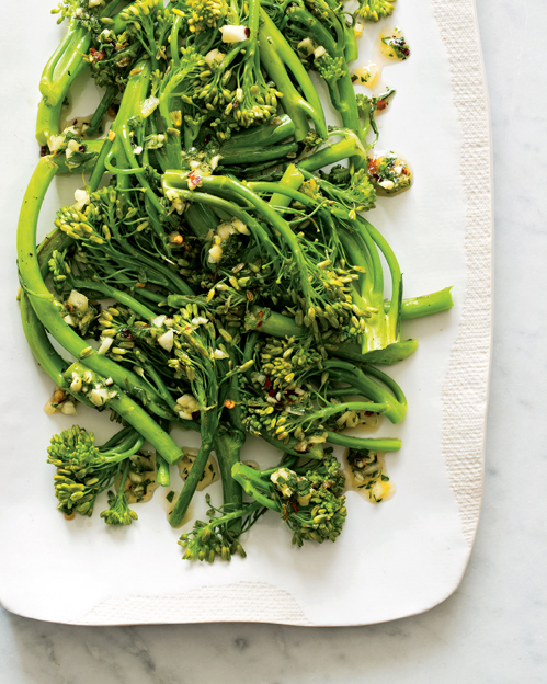 SAUTEED BROCCOLI WITH PARSLEY AND ANCHOVY SAUCE