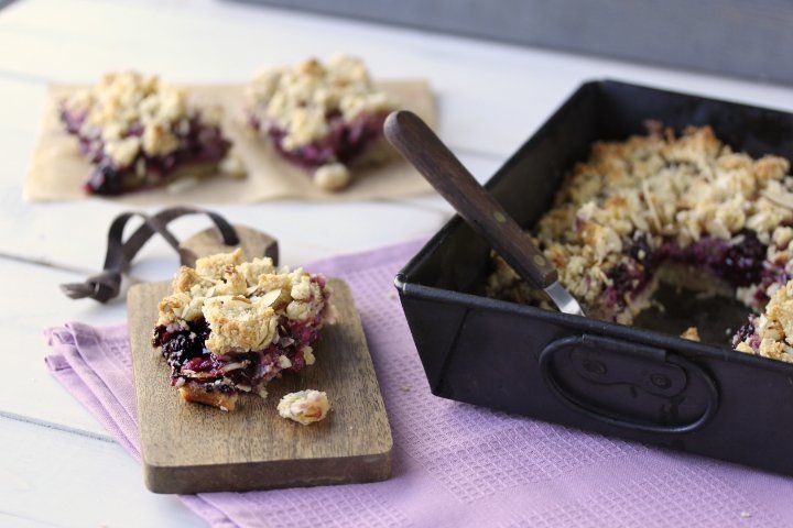 Blackberry Crumble Bars