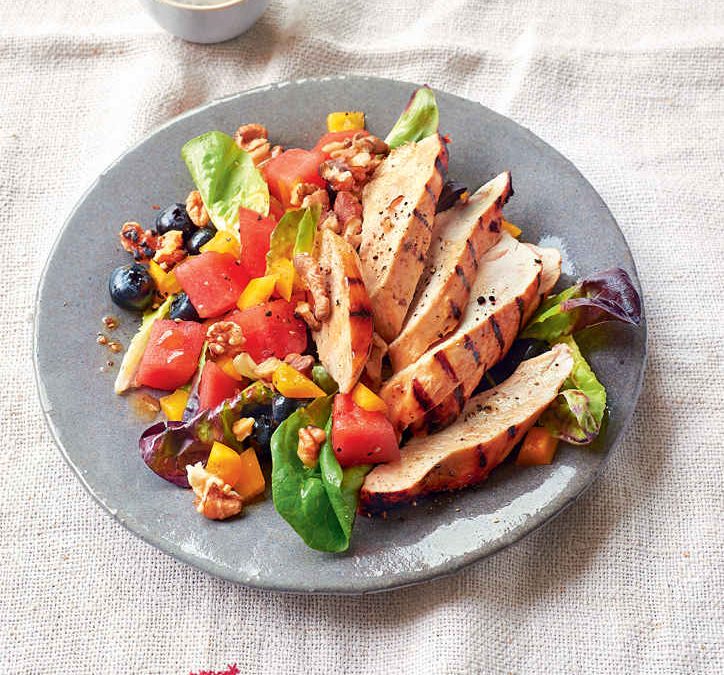 GRILLED CHICKEN SALAD WITH FRUIT & NUTS