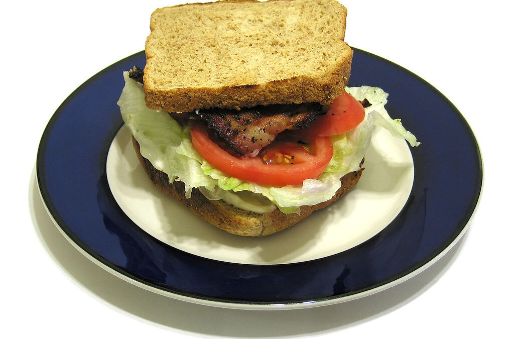 Cheeseburgers with Lettuce Wraps